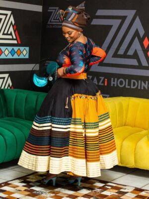 Gold-Embellished Umbhaco